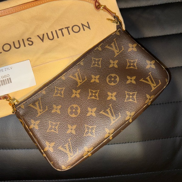 Louis Vuitton Monogram Pochette Accessories NM - Picture 4 of 17